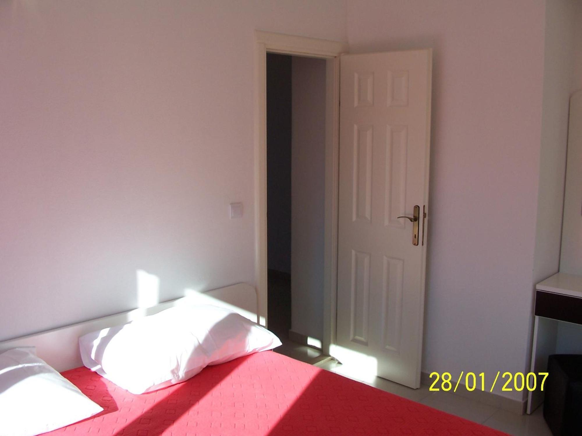 Apartments Perdijic Nemira Omiš Exteriör bild