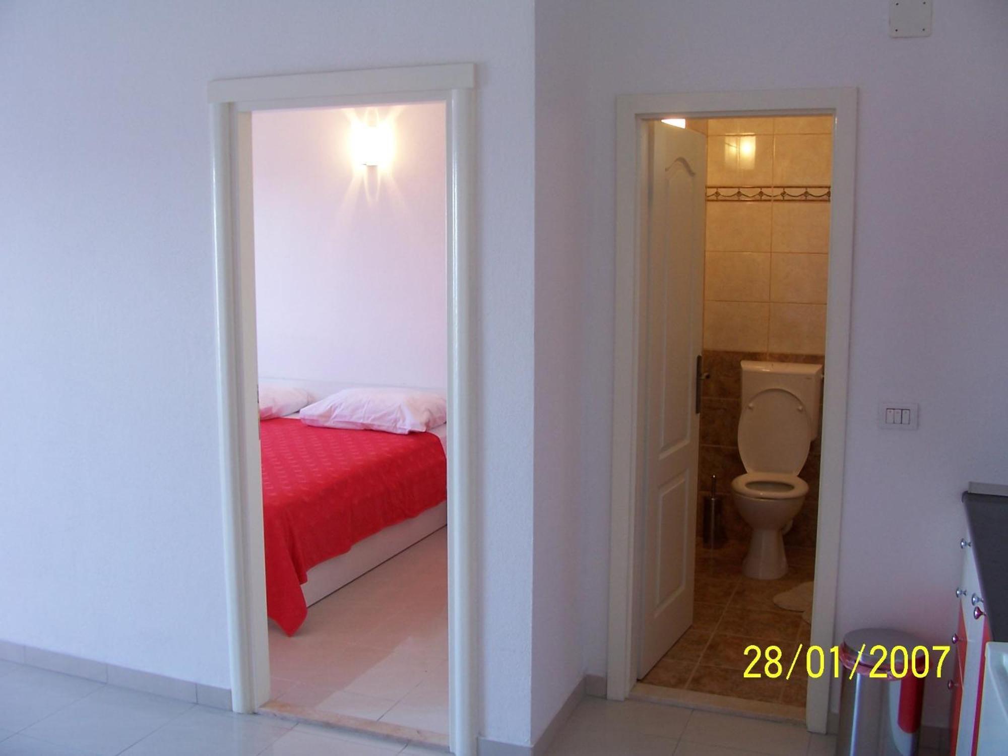 Apartments Perdijic Nemira Omiš Exteriör bild