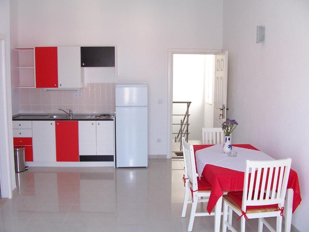 Apartments Perdijic Nemira Omiš Rum bild