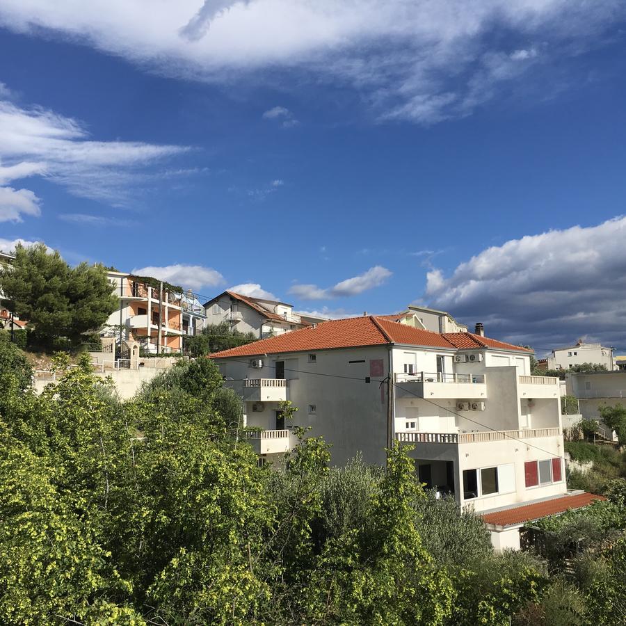 Apartments Perdijic Nemira Omiš Exteriör bild